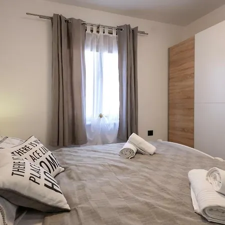 Lovric Apartamento Pula